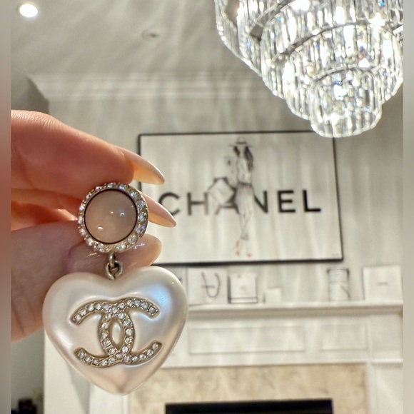 Pearl Resin Crystal CC Heart Drop Earrings Pink Gold - Picture 5 of 10